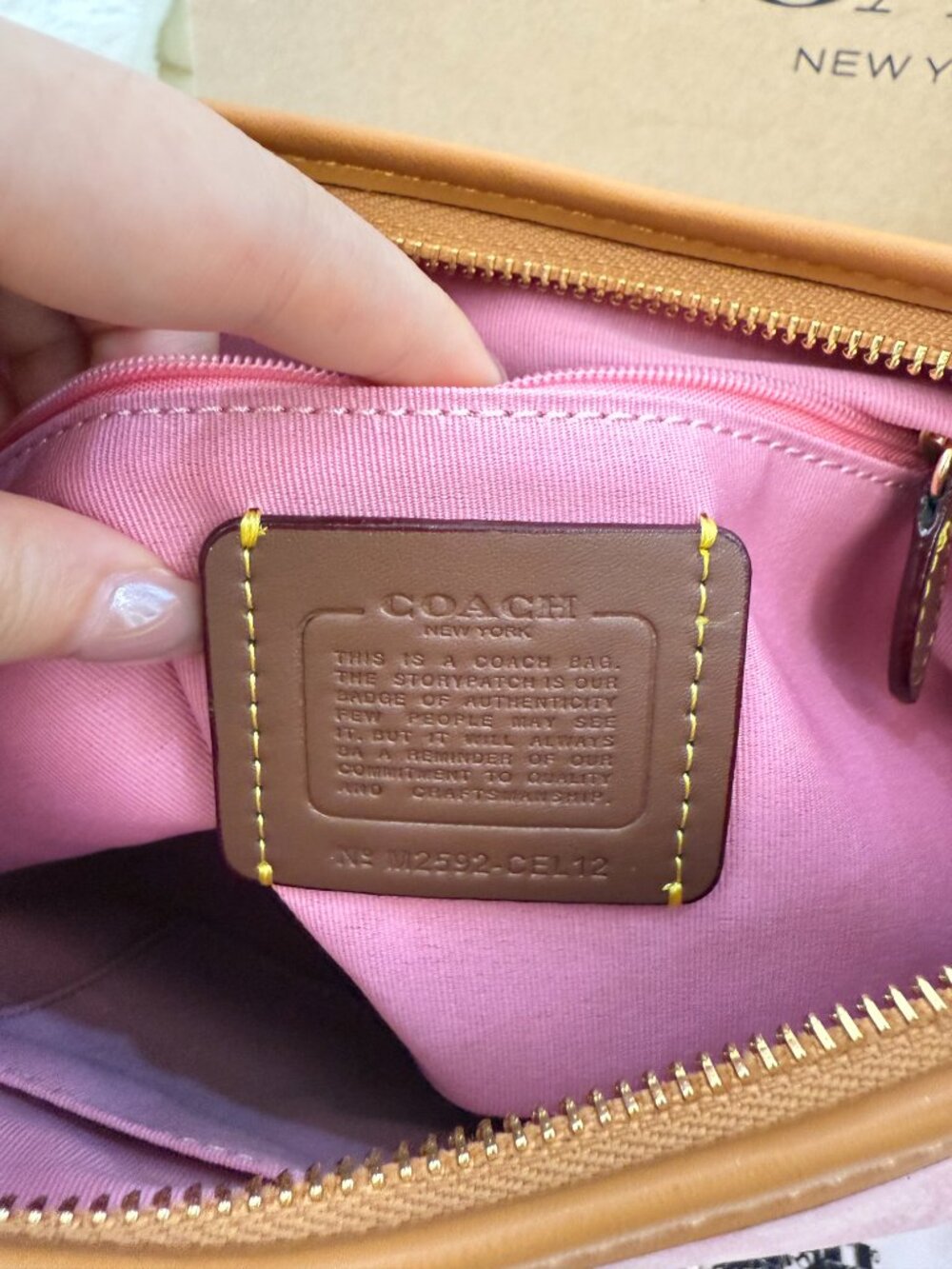 NWT！COACH Laurel Shoulder Bag In Signature Canvas（CEL12）powder pink - Picture 10 of 10